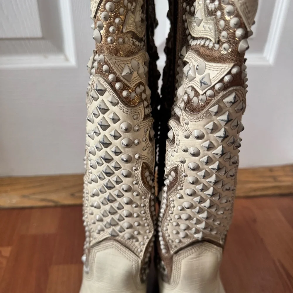 FRYE Off White Handmade Studded Genuine Leather Western Boots 🤍 - Picture 9 of 15